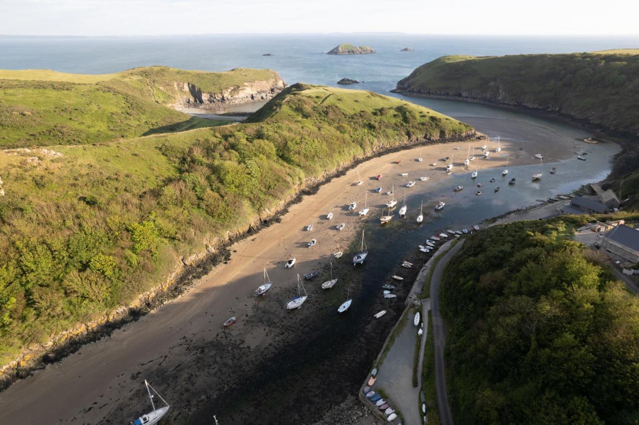 Timber Hill Self Catering Cedar Lodges Broad Haven Exteriér fotografie