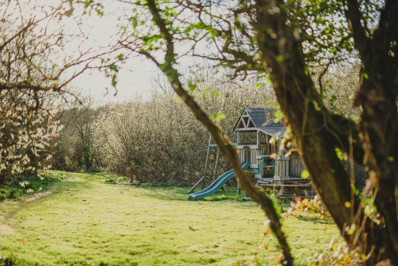 Timber Hill Self Catering Cedar Lodges Broad Haven Exteriér fotografie