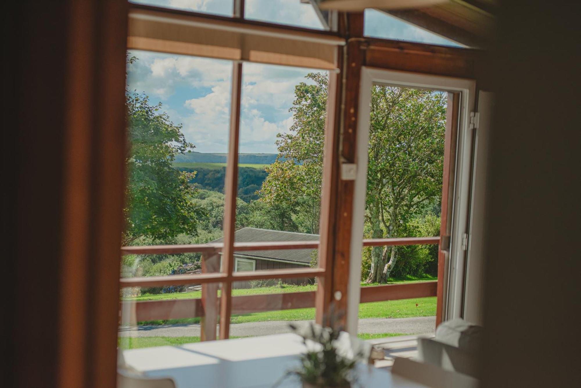 Timber Hill Self Catering Cedar Lodges Broad Haven Exteriér fotografie