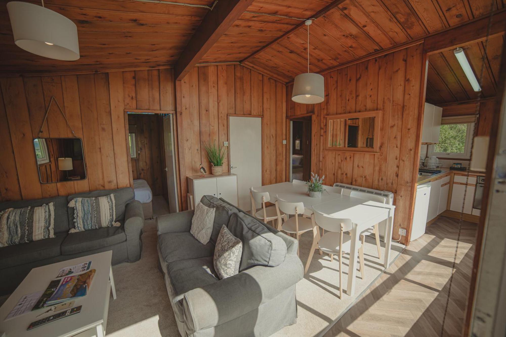 Timber Hill Self Catering Cedar Lodges Broad Haven Exteriér fotografie